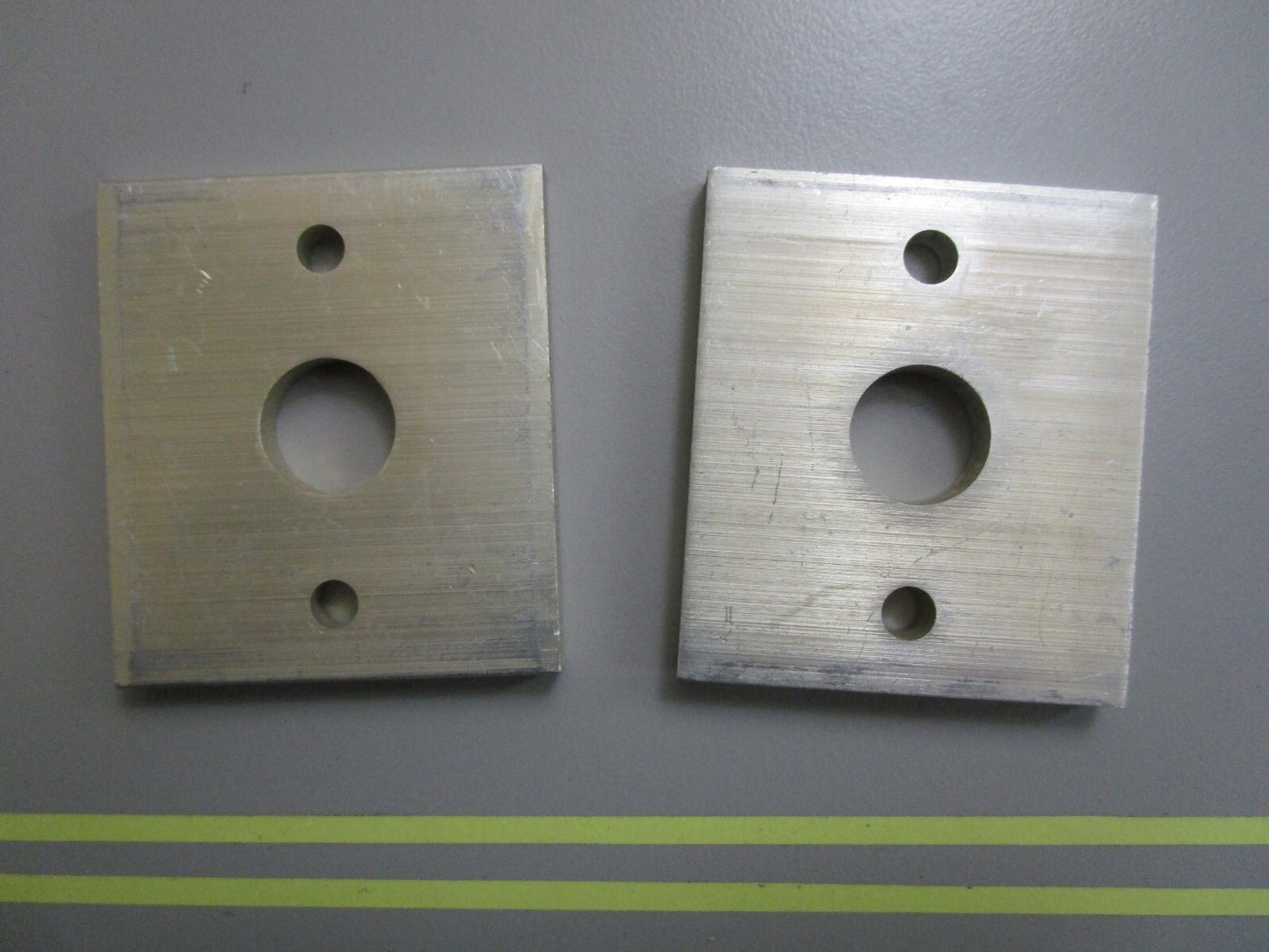 *NEW OEM* (LOT OF 2) 0810 OMC Johnson Evinrude Square Plate 318272 0318272