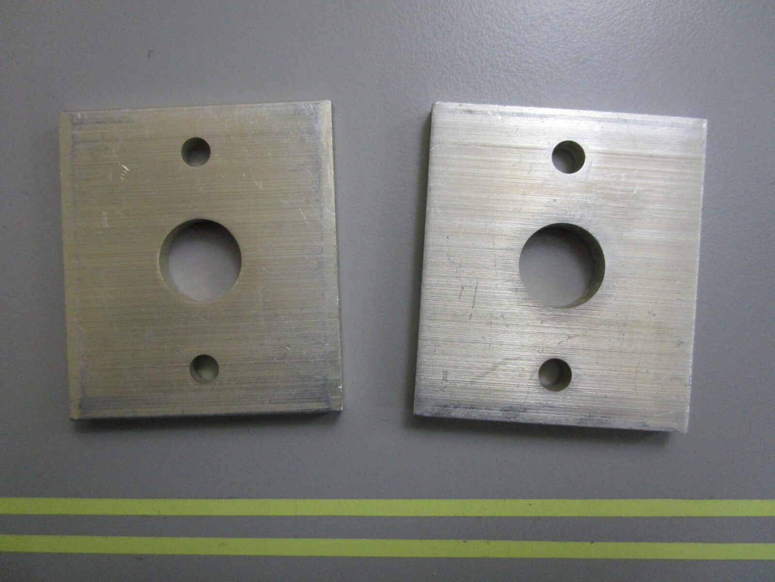 *NEW OEM* (LOT OF 2) 0810 OMC Johnson Evinrude Square Plate 318272 0318272