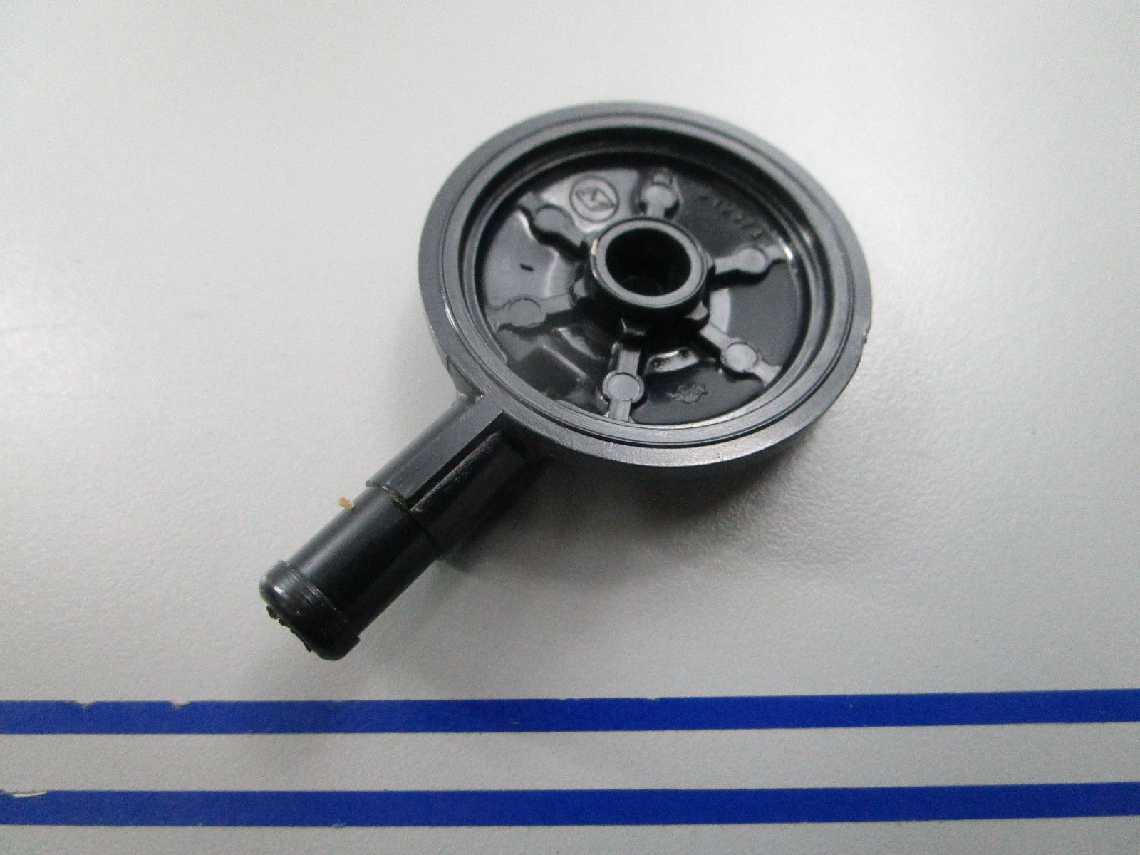 NEW OEM 335335 0335335 OMC Johnson Evinrude Fuel Pump Filter Cap 0810
