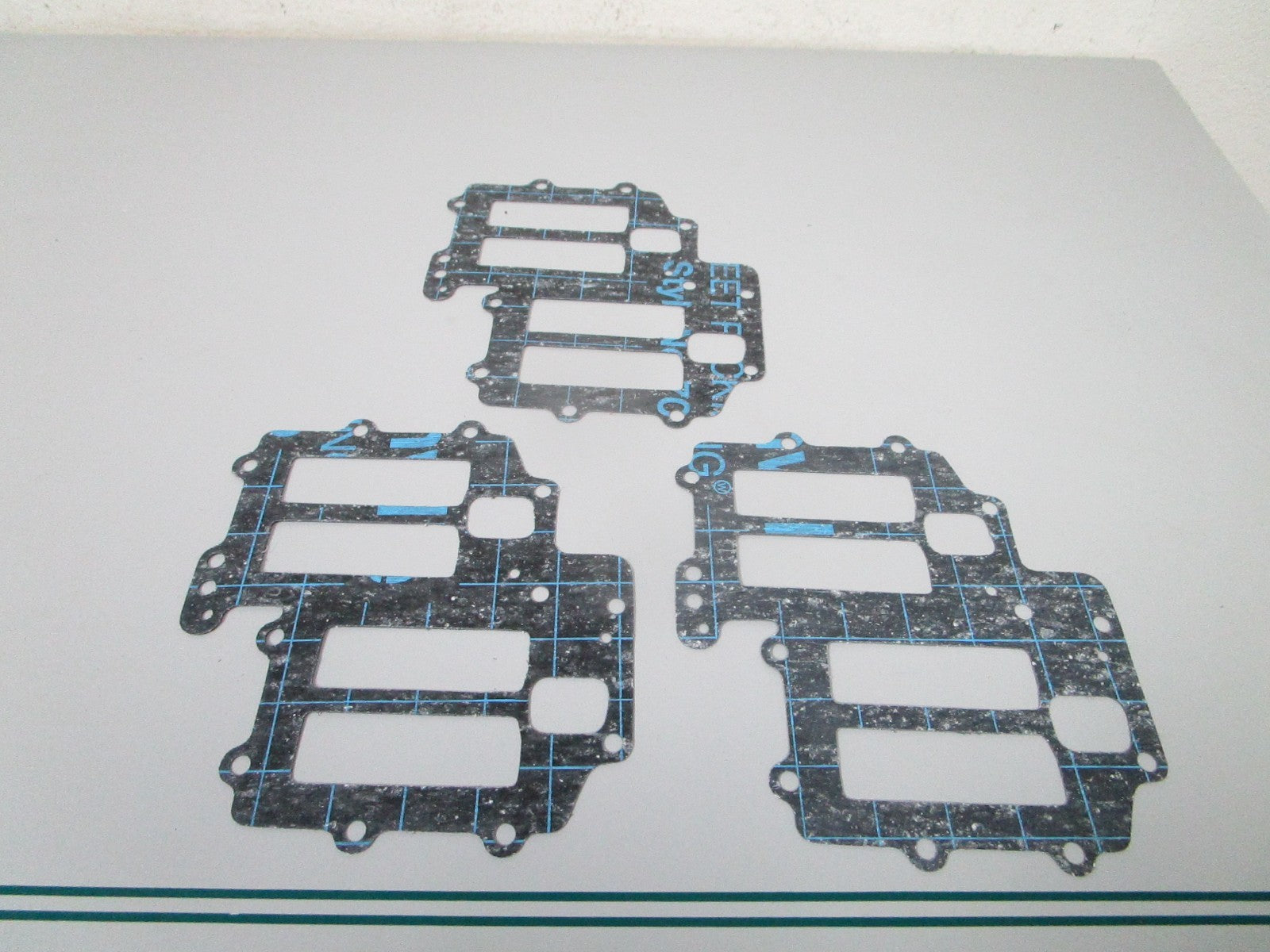 NEW OEM (LOT OF 3) 312229 0312229 OMC Johnson Evinrude Leaf Plate Gasket 0810