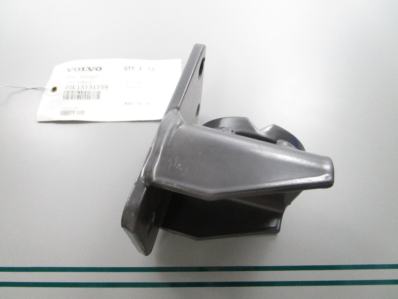 NEW OEM 15191739 Volvo Penta Bracket 0810