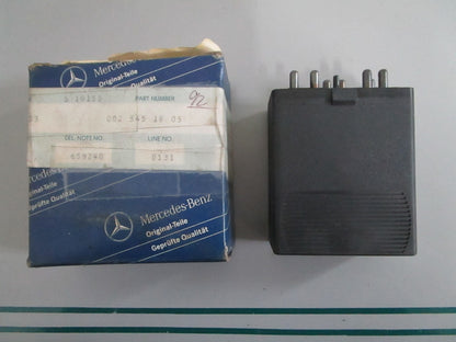 NEW OEM 0025451805 Mercedes-Benz Relay 0820
