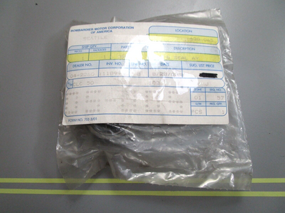 *NEW OEM* 0750 OMC Johnson Evinrude COVER & SEAL ASSEMBLY 383879 0383879