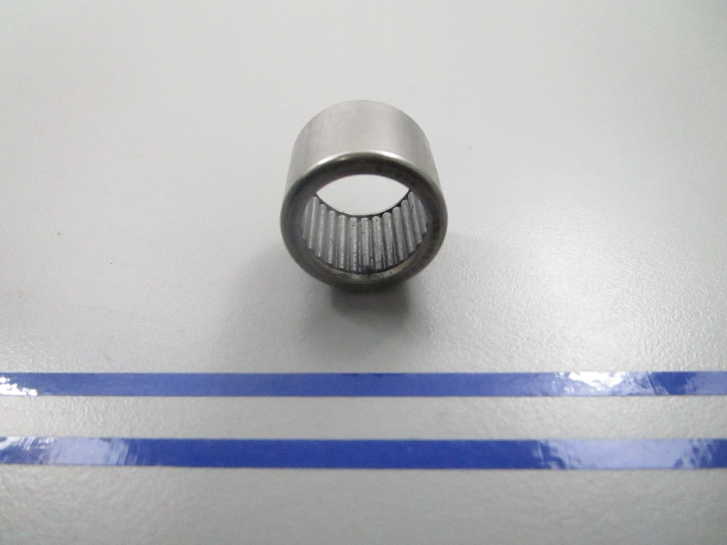 *NEW OEM* 0810 OMC Johnson Evinrude Bearing 390635 0390635