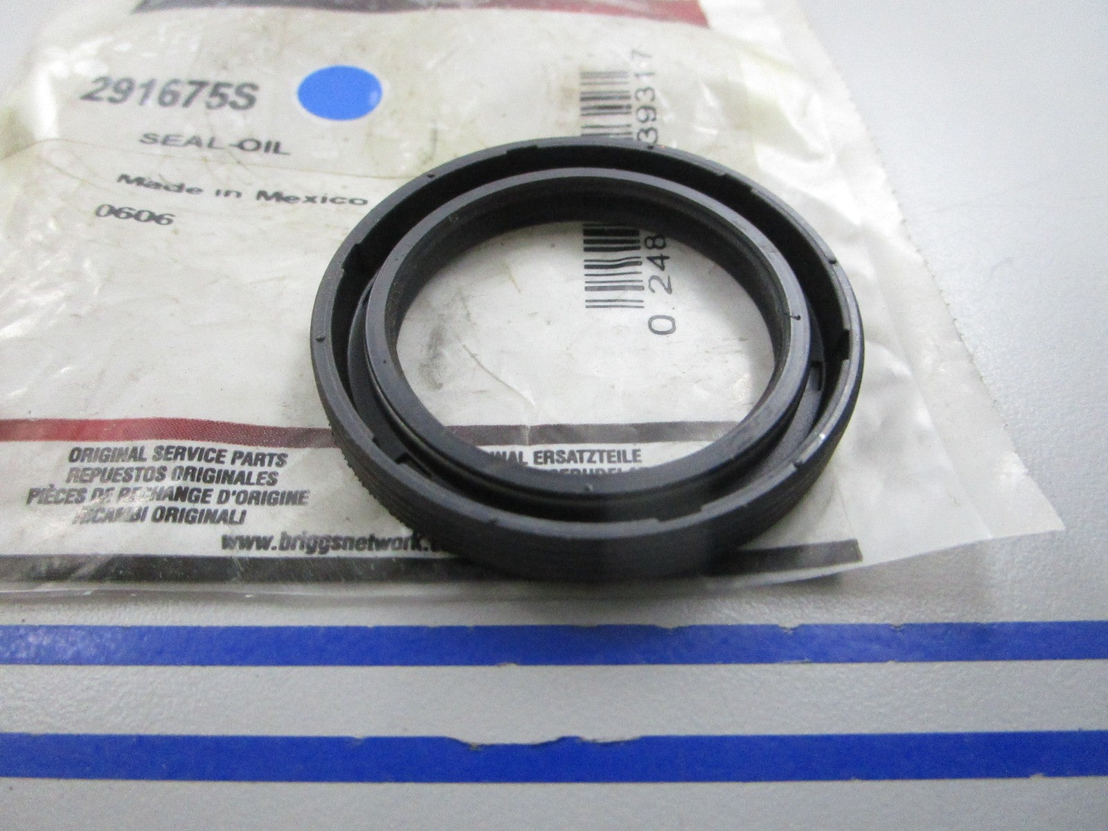 NEW OEM 291675S Briggs & Stratton Oil Seal 0810