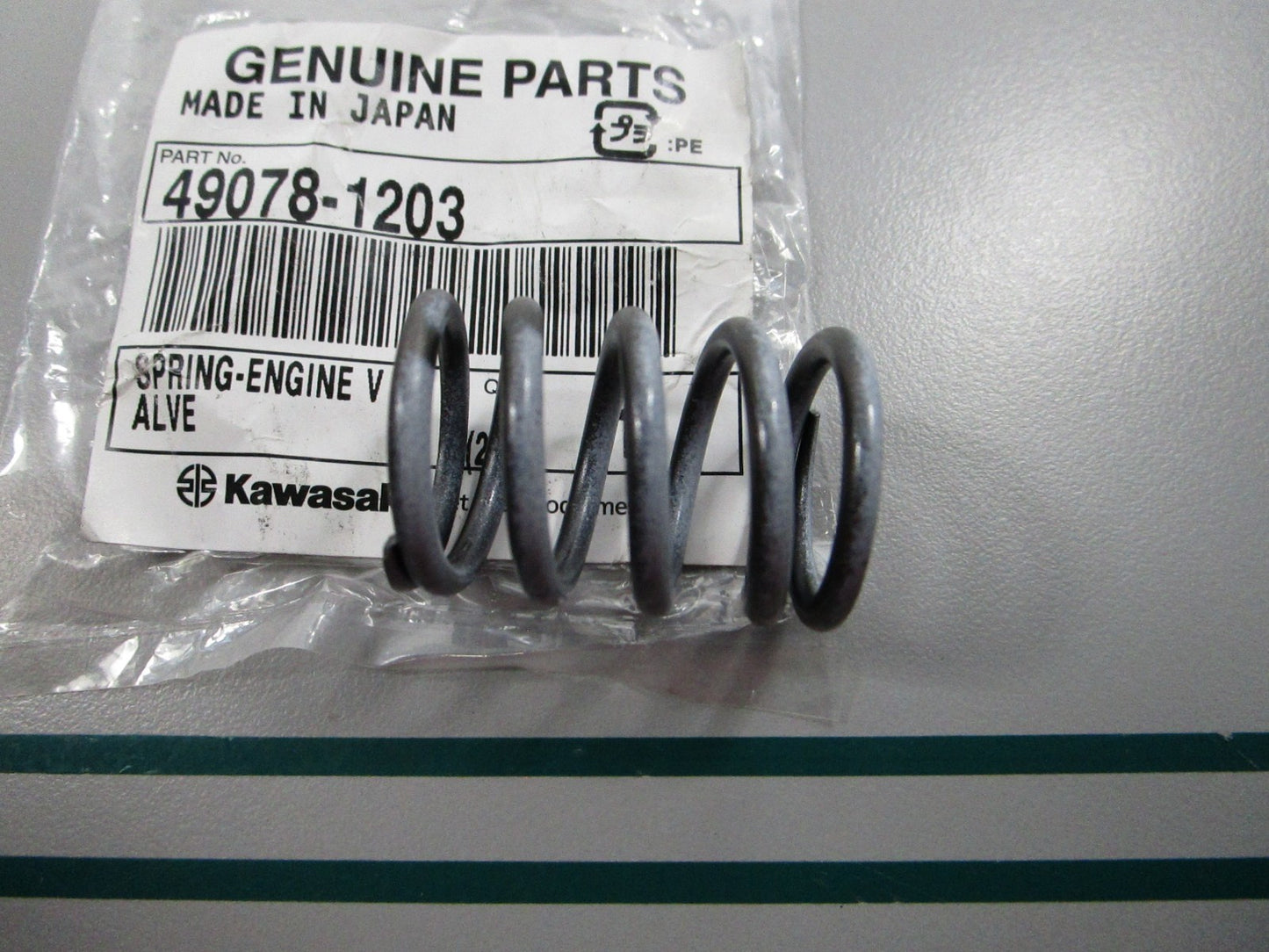 NEW OEM 49078-1203 Kawasaki Engine Valve Spring 0810