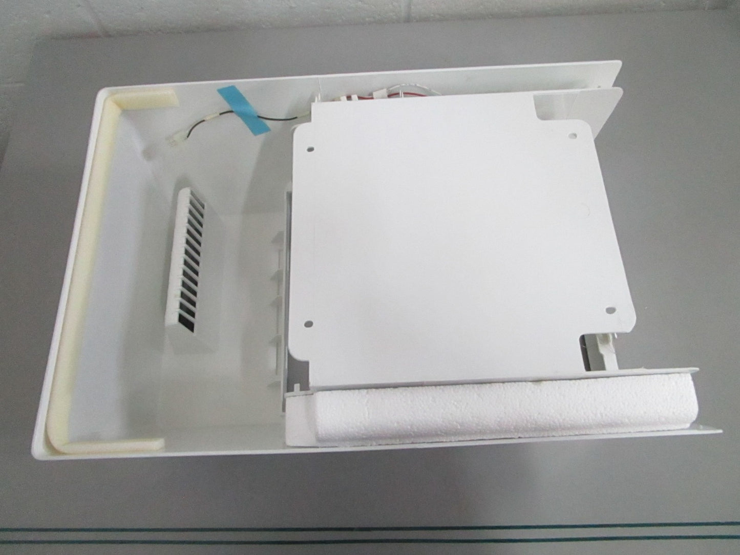 Whirlpool NEW OEM Refrigerator Ice Maker Housing W10762294 NOS Genuine 0820
