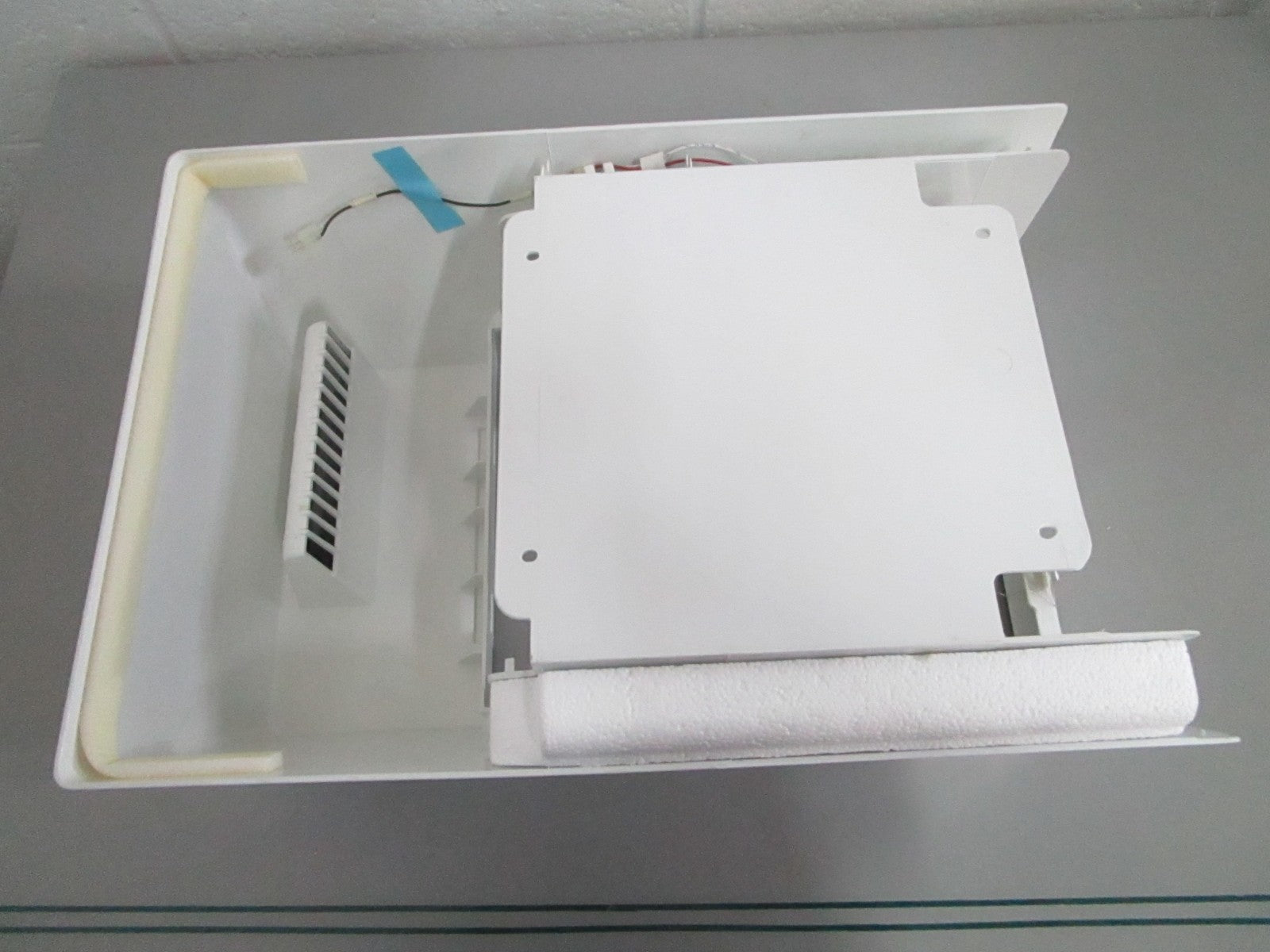 Whirlpool NEW OEM Refrigerator Ice Maker Housing W10762294 NOS Genuine 0820