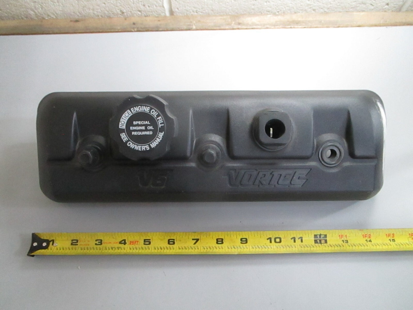 *NEW OEM* 0820 GM Rocker Arm Cover 12554256