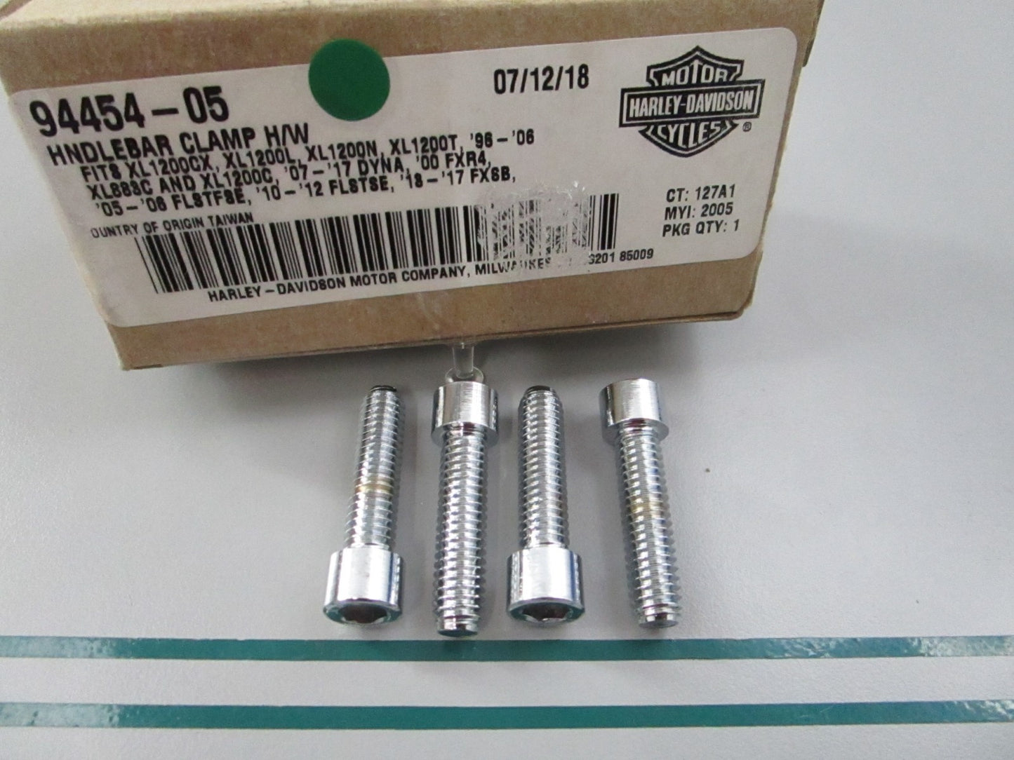 NEW OEM 94454-05 Harley Davidson Clamp Handlebar 0810