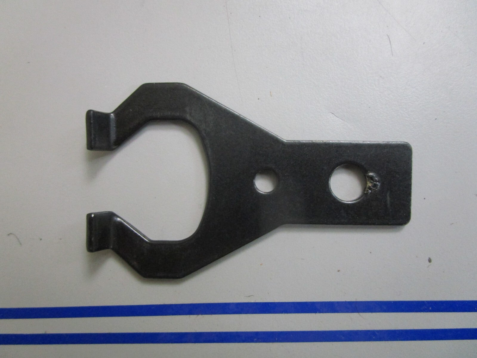 *NEW OEM* 0810 Volvo Penta Bracket 853039