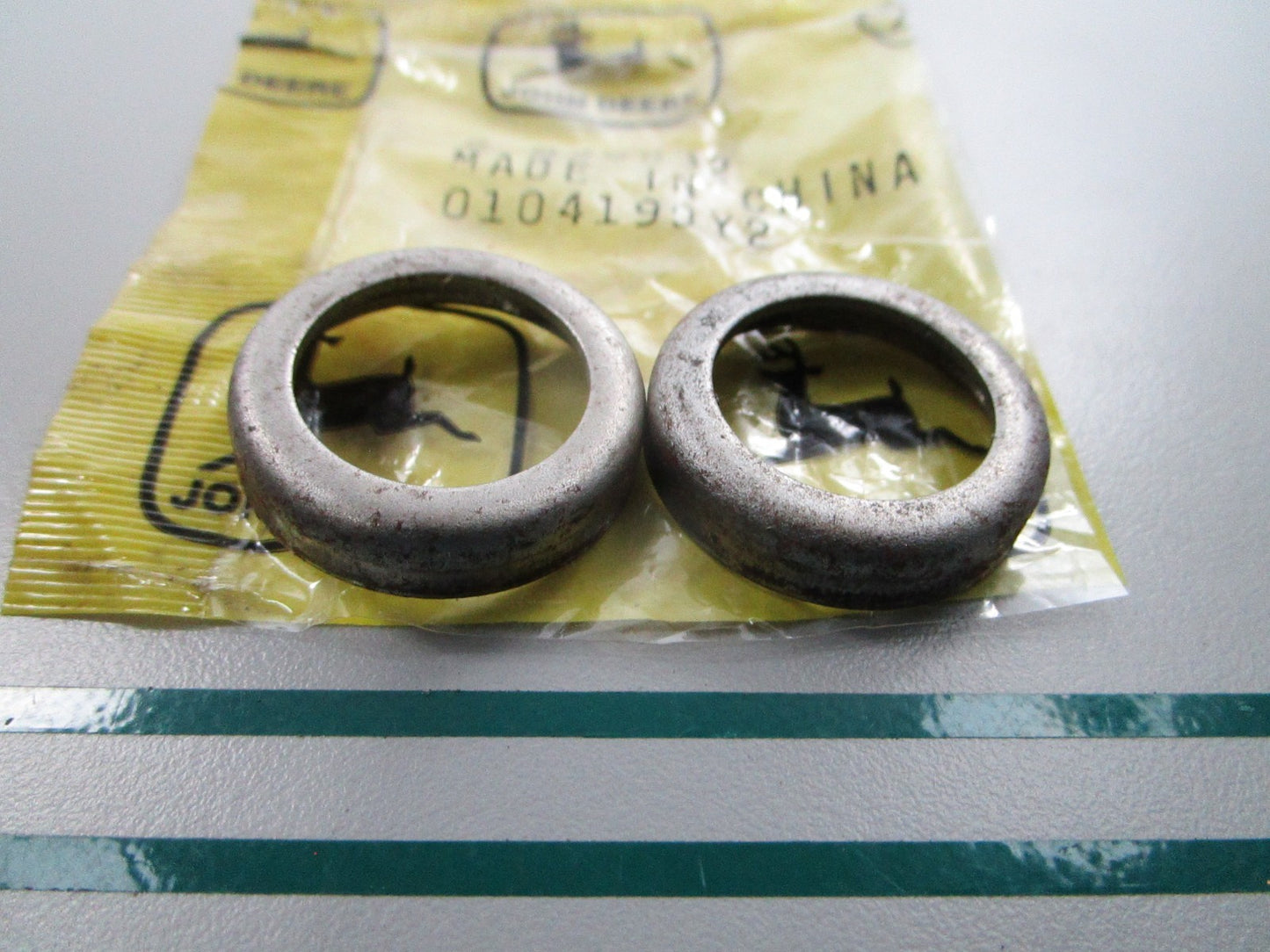 NEW OEM (LOT OF 2) M90982 John Deere Retainer Cap 0810