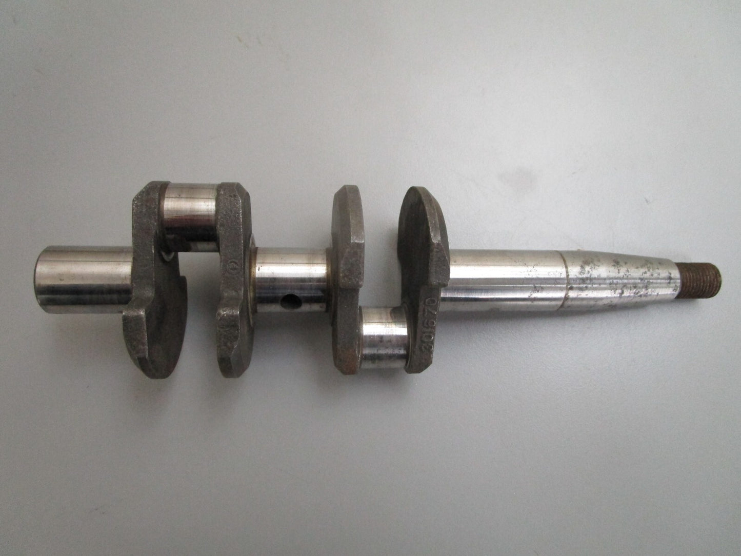 *NEW OEM* 0820 OMC Johnson Evinrude 5HP Crankshaft 376041 0376041