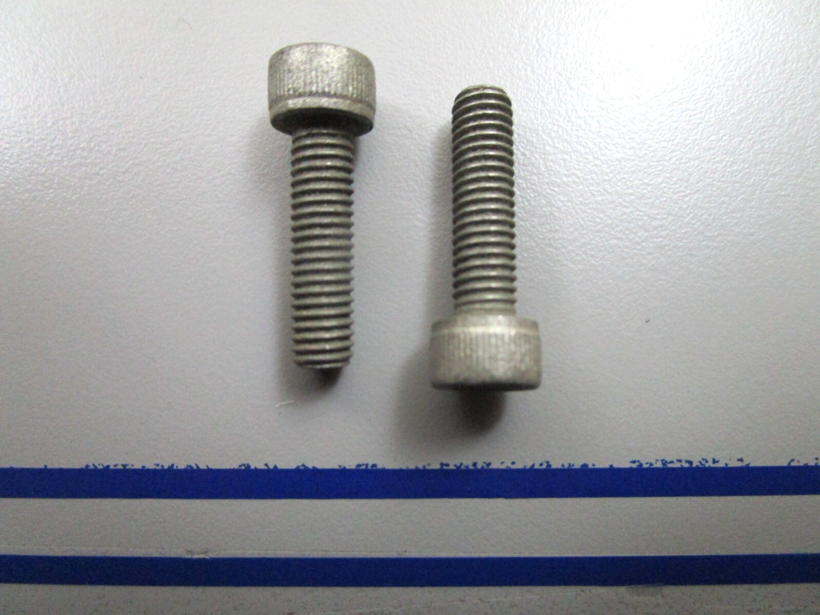 *NEW OEM* (LOT OF 2) 0810 Mercury Quicksilver Screw 10-855525 2