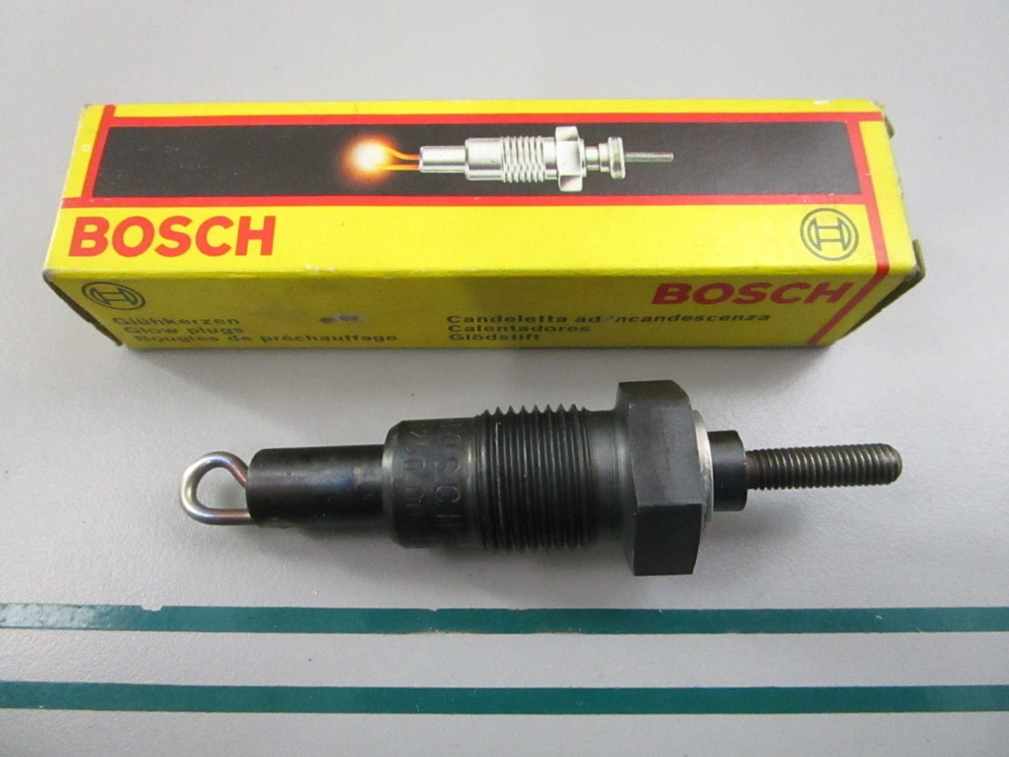 NEW OEM 0250001016710 Bosch Glow Plug 0810