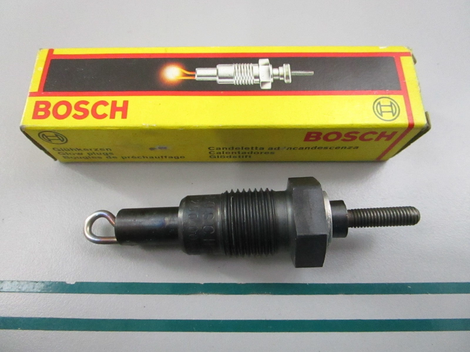 NEW OEM 0250001016710 Bosch Glow Plug 0810