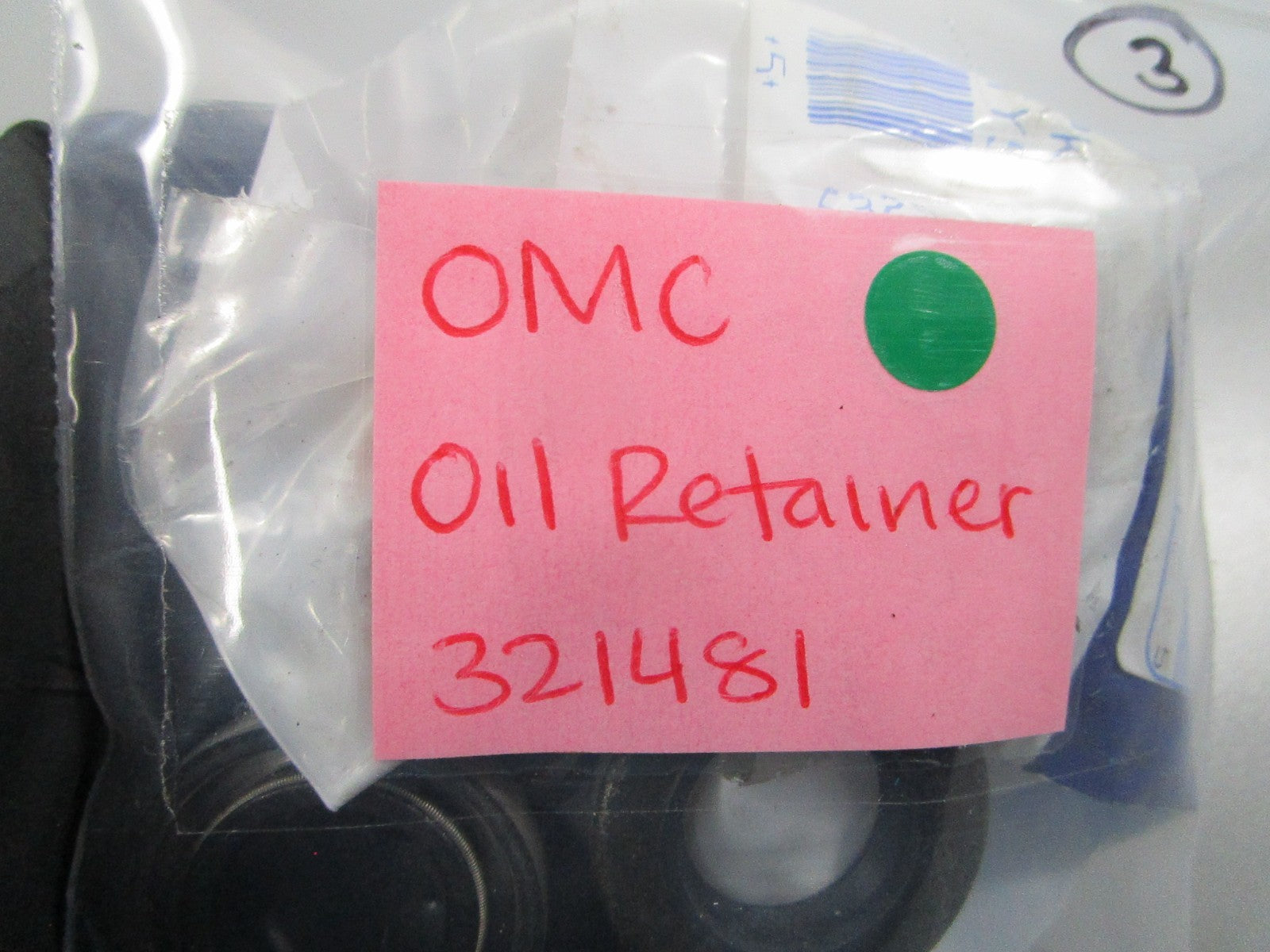 NEW OEM 321481 0321481 OMC Johnson Evinrude Oil Retainer 0810