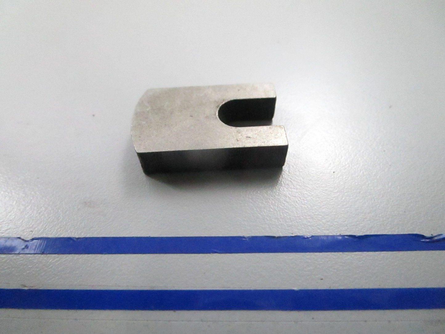 *NEW OEM* 0810 OMC Johnson Evinrude Tab Retainer 333957 0333957