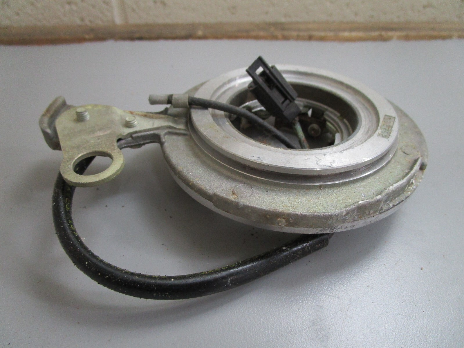 *NEW OEM* 0820 OMC Johnson Evinrude Armature Plate 382475 0382475