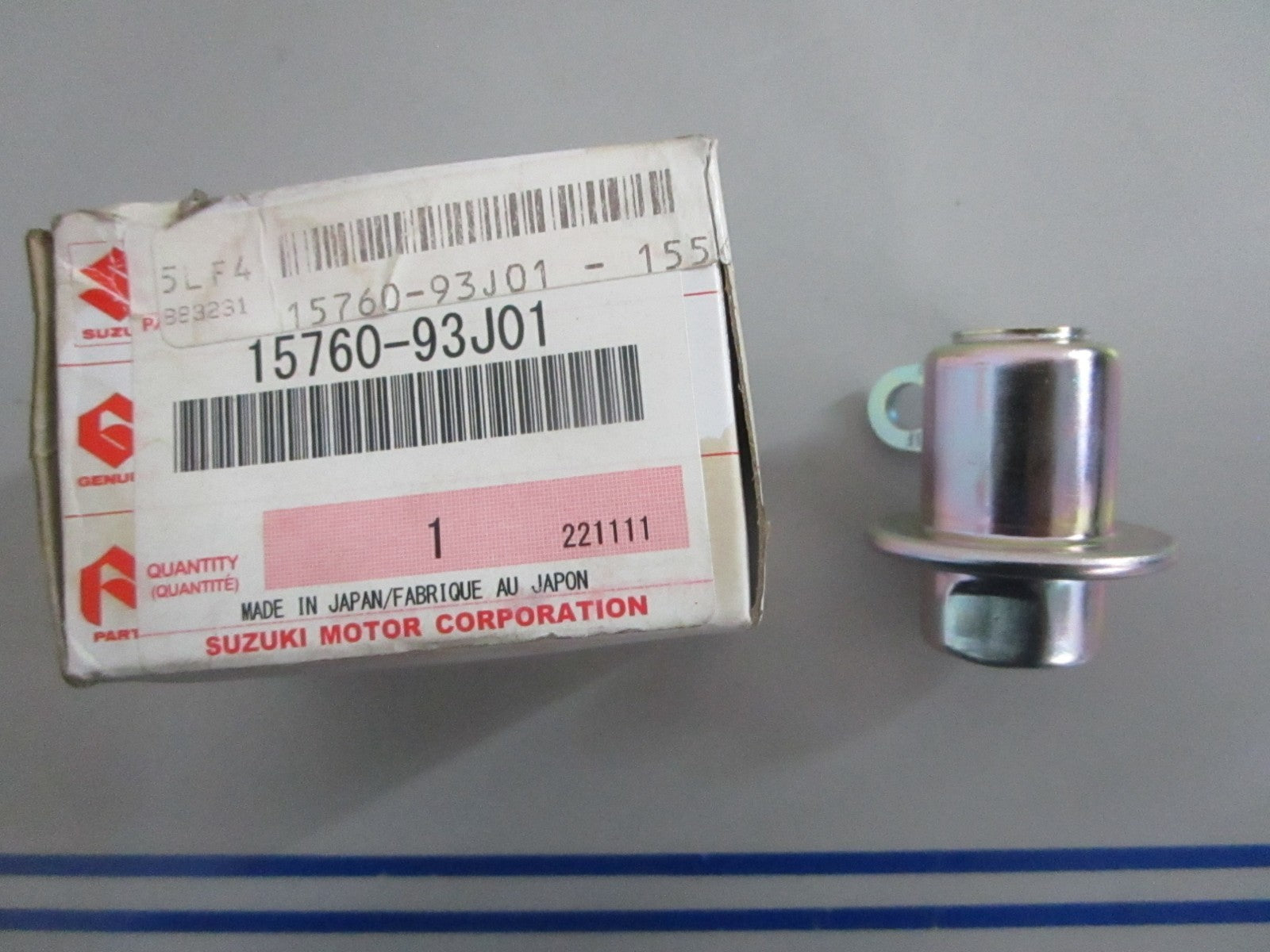 *NEW OEM* 0820 Suzuki Fuel Regulator 15760-93J01