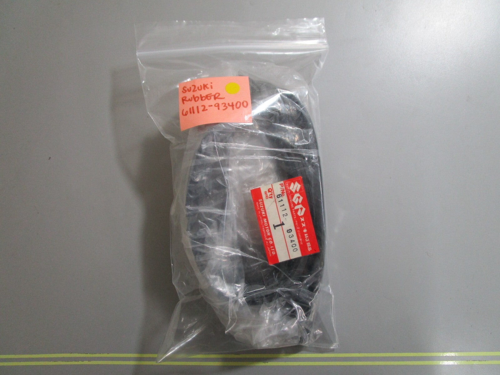 *NEW OEM* 0810 Suzuki Rubber 61112-93400