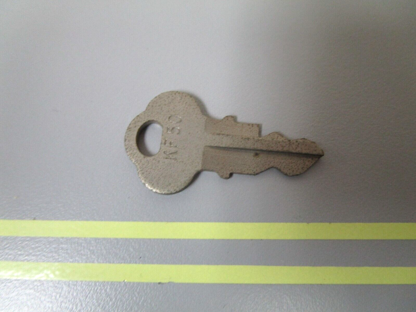 *NEW OEM* 0810 OMC Johnson Evinrude Ignition Key KF50 501565 0501565