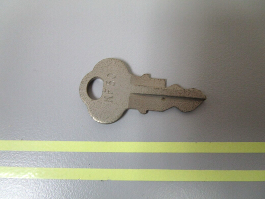 *NEW OEM* 0810 OMC Johnson Evinrude Ignition Key KF50 501565 0501565