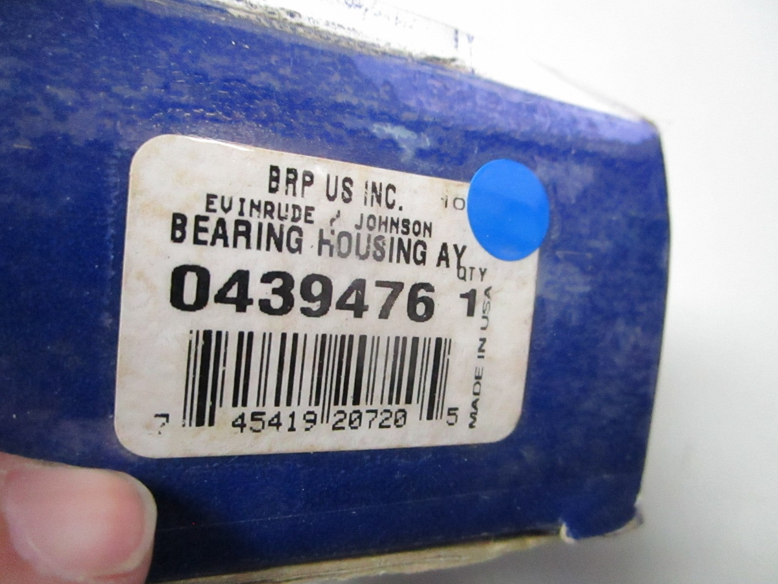 *NEW OEM* 0840 Johnson Evinrude Bearing Housing Ay 0439476 439476
