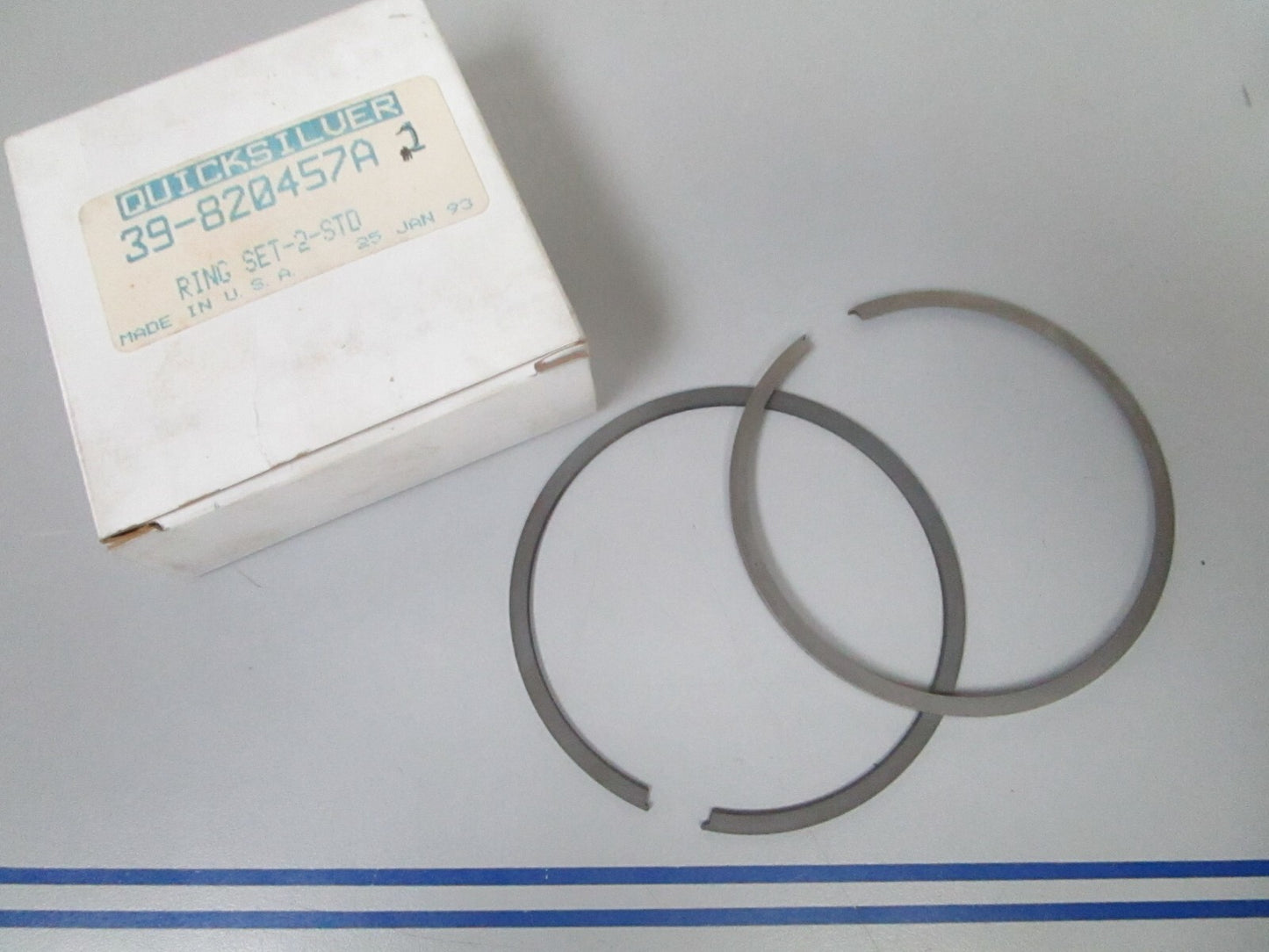 *NEW OEM* 0810 Mercury Quicksilver 2 Piston Ring Set 39-820457A1