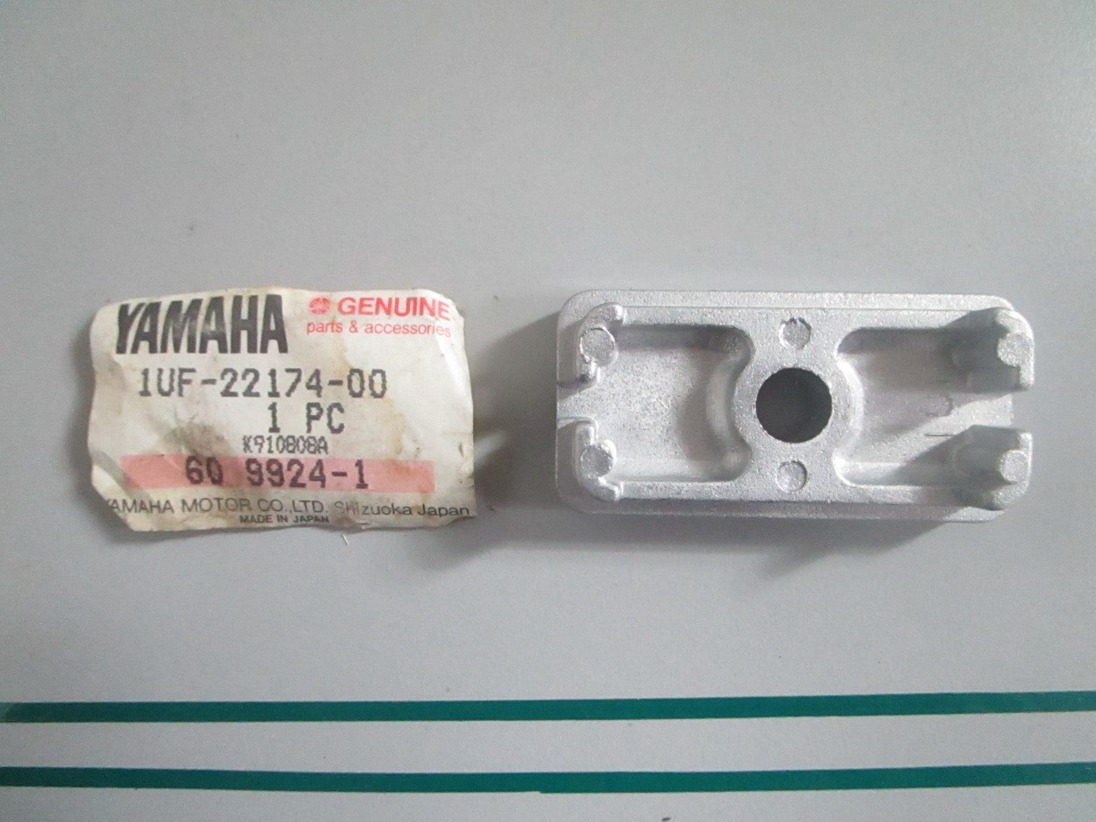 NEW OEM 1UF-22174-00-00 Yamaha End 0820