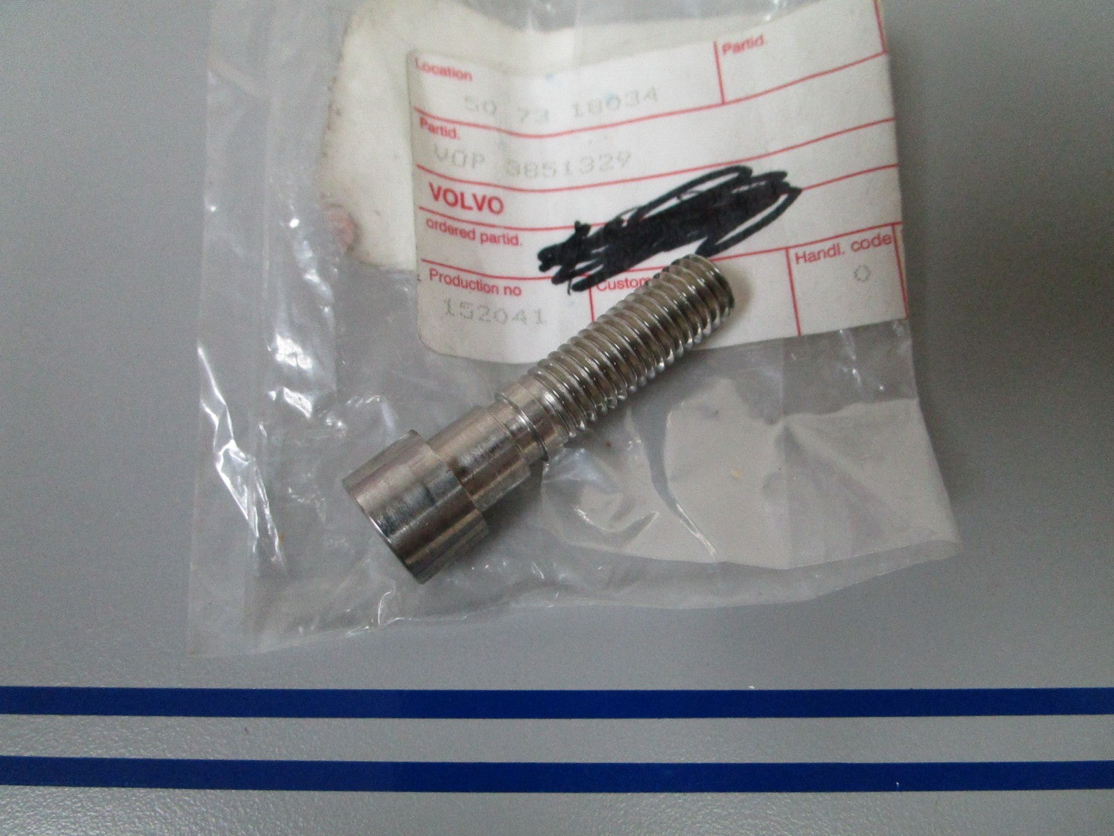 NEW OEM 3851329 Volvo Penta Drain Screw 0720