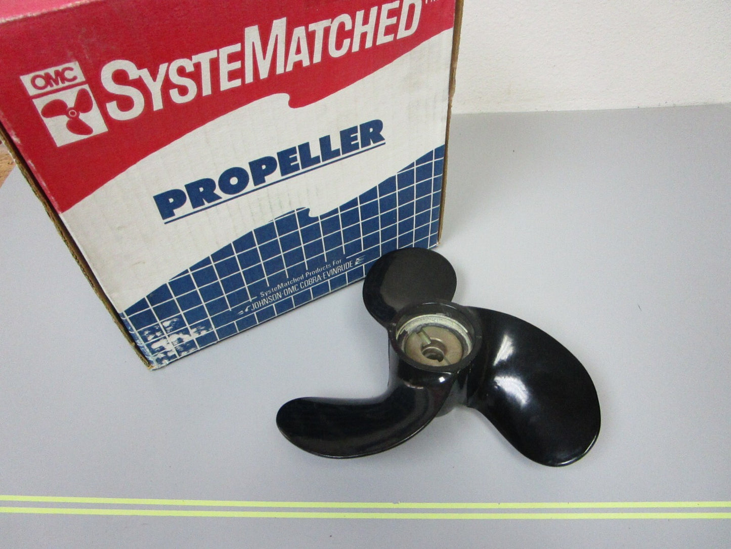 *NEW OEM* 0720 OMC Johnson Evinrude 8.25 x 9P Propeller 391534 0391534