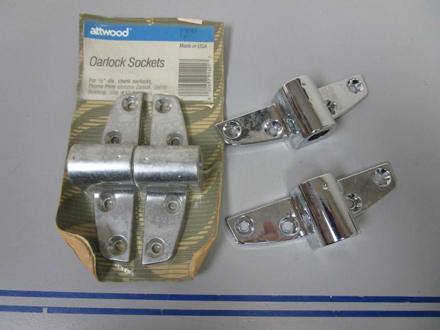 *NEW OEM* (LOT OF 2) 0720 Attwood Oarlock Chrome Socket Pair 9142A3