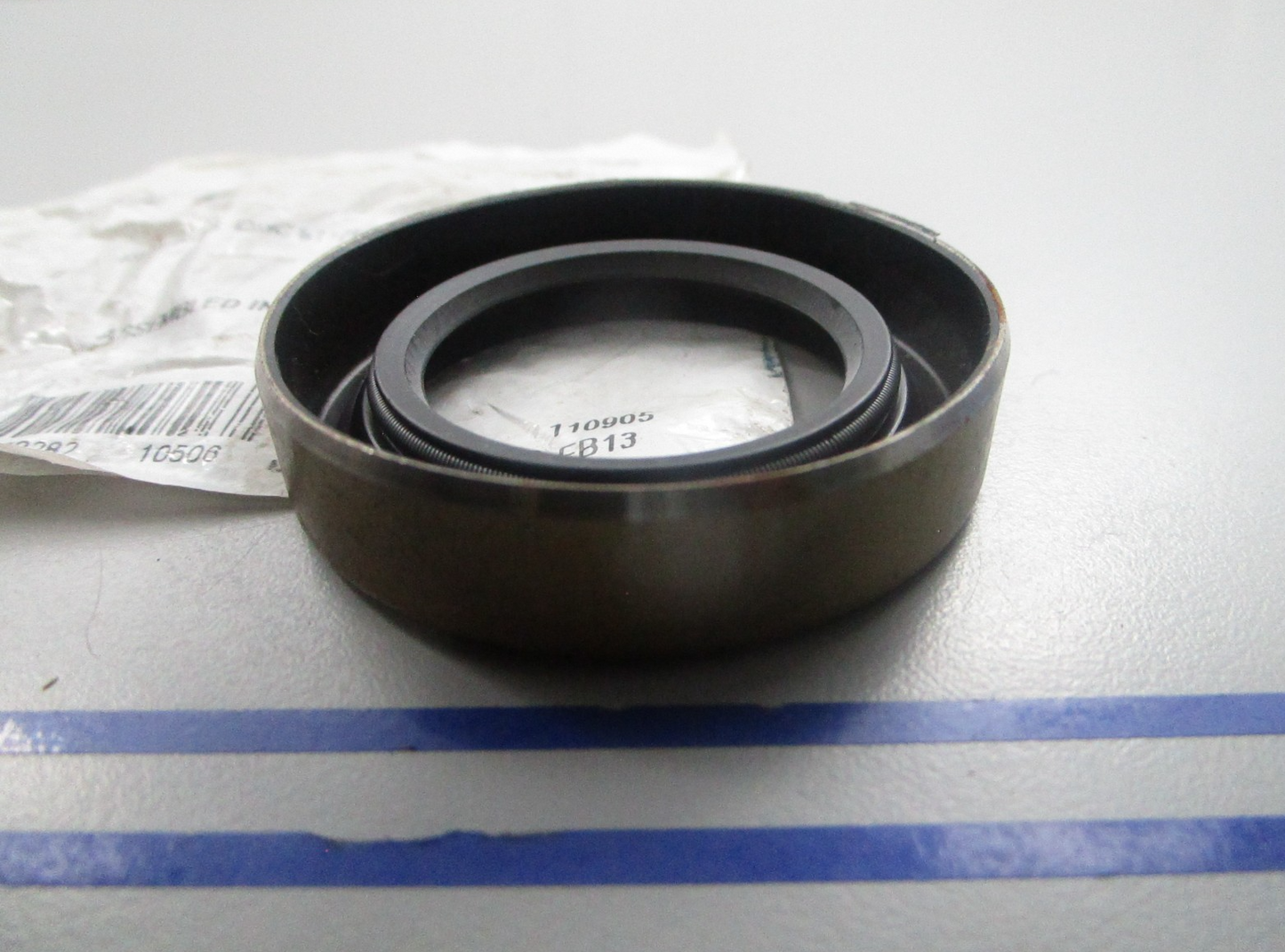 NEW Sierra 18-8349 Replaces: OMC 911795 3852548 Oil Seal 0810