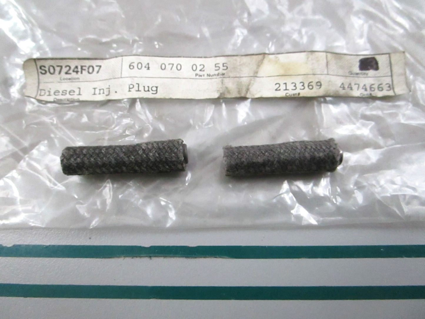 NEW OEM (LOT OF 2) 6040700255 Mercedes-Benz Terminal Stud 0810