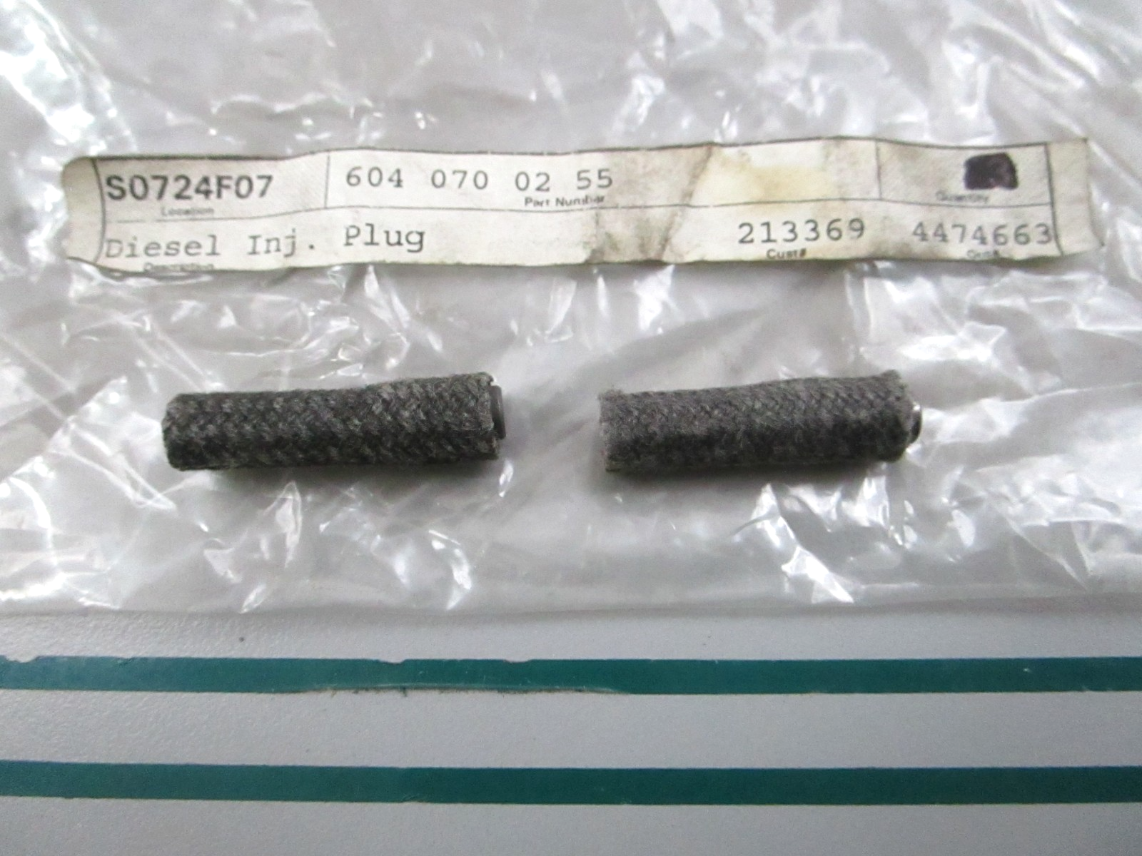 NEW OEM (LOT OF 2) 6040700255 Mercedes-Benz Terminal Stud 0810