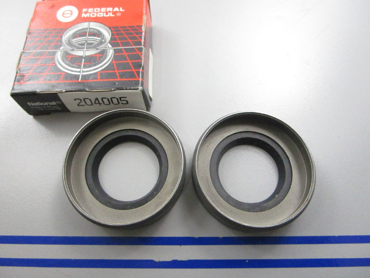 *NEW* (LOT OF 2) 0810 Federal Mogul National Oil Seal 204005