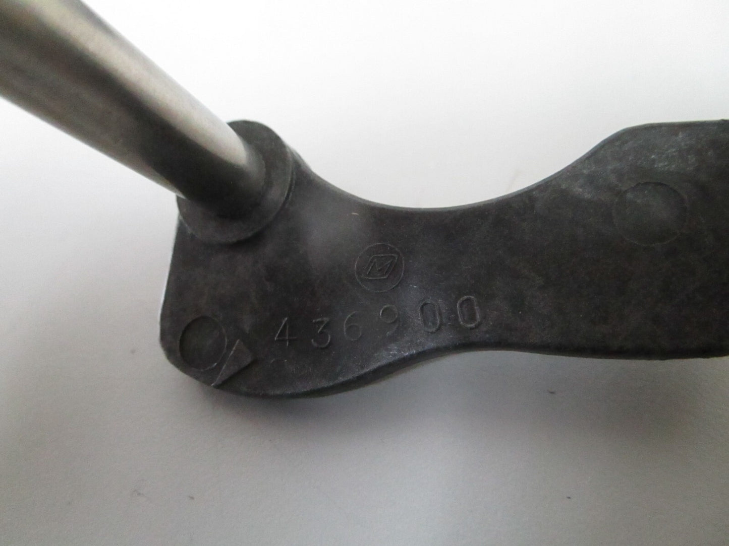 *NEW OEM* 0810 OMC Johnson Evinrude Throttle Cam & Shaft 436900 0436900