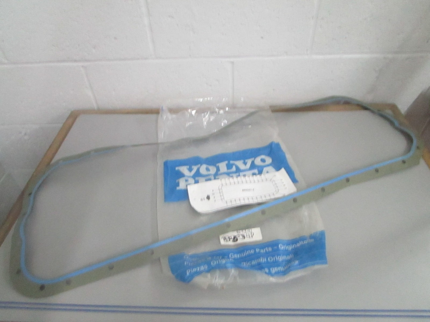 *NEW OEM* 0820 Volvo Penta Oil Pan Gasket 865341