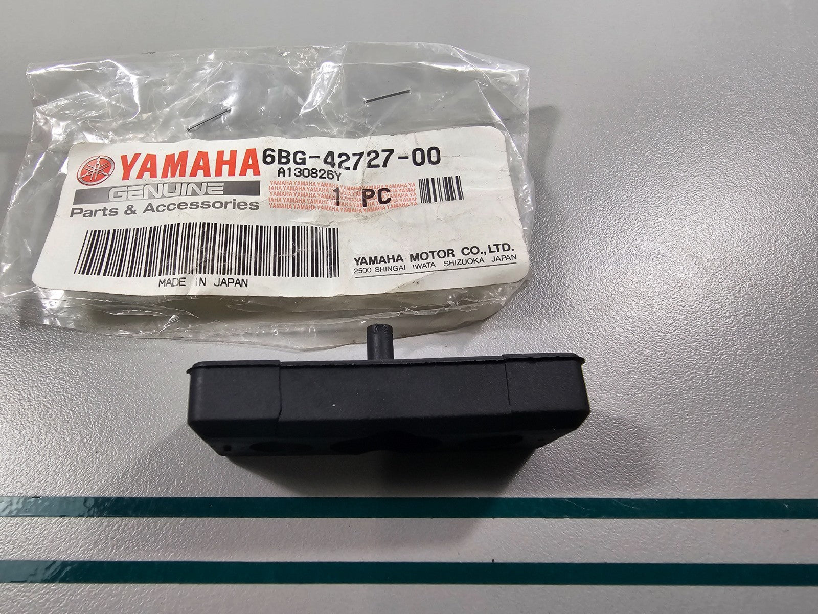 NEW OEM 6BG-42727-00-00 Yamaha Grommet 0810
