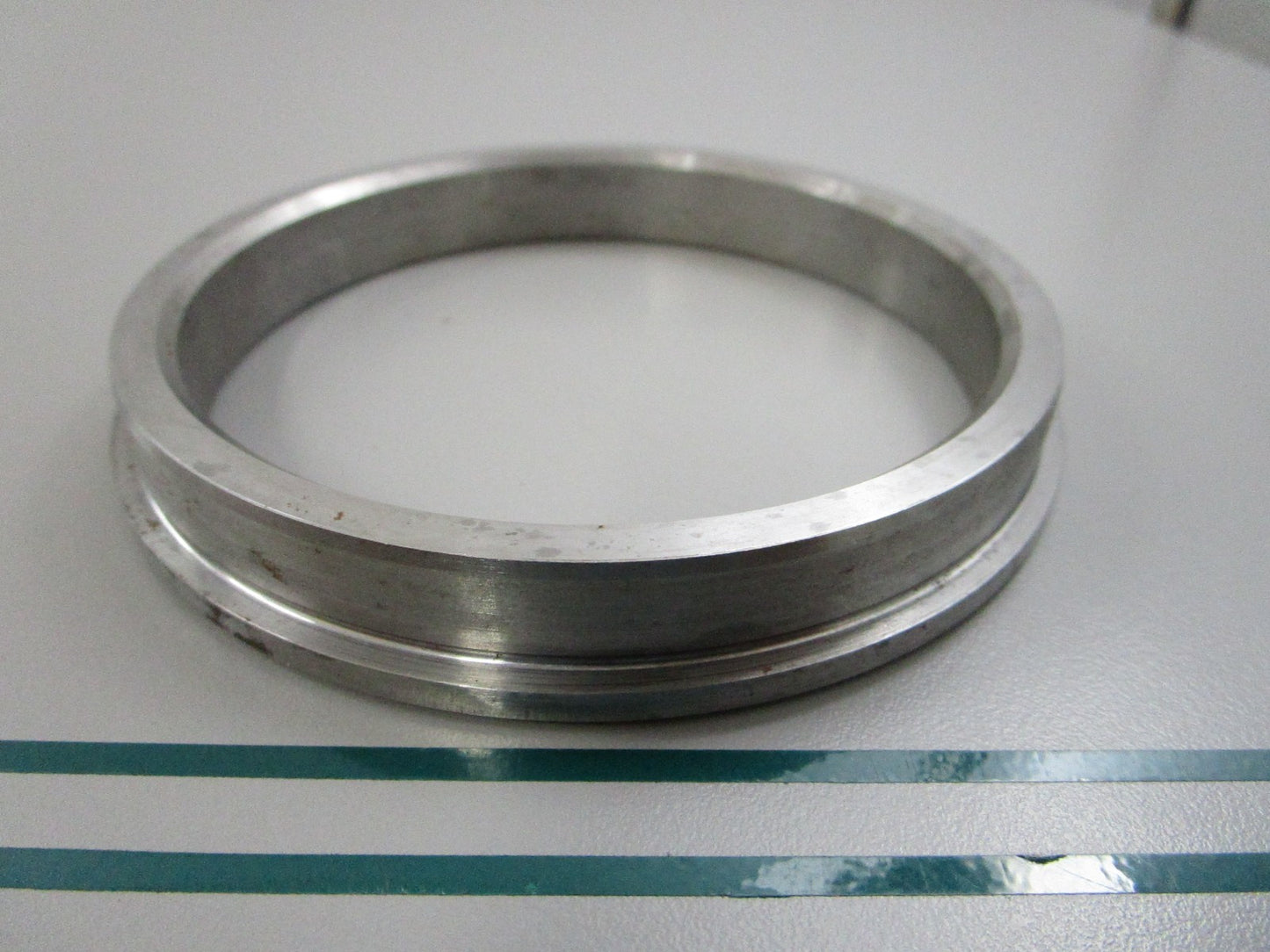 NEW OEM 3852269 Volvo Penta Bearing Ring 0810