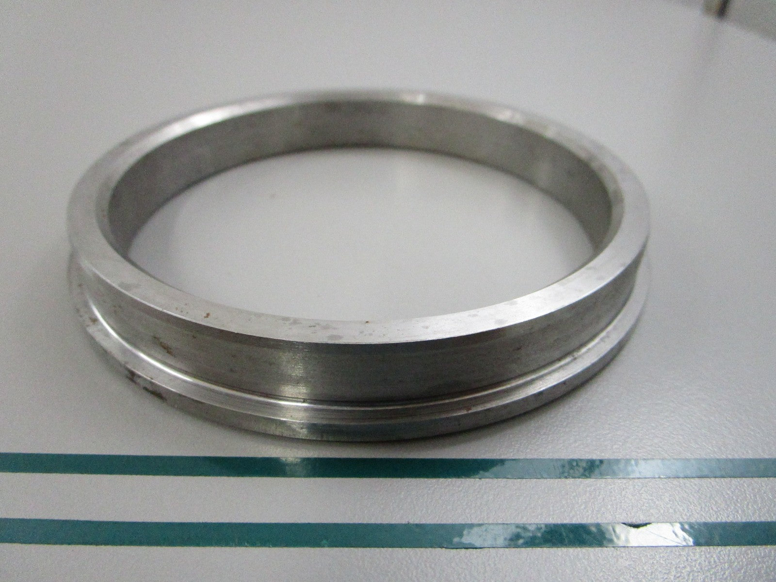 NEW OEM 3852269 Volvo Penta Bearing Ring 0810