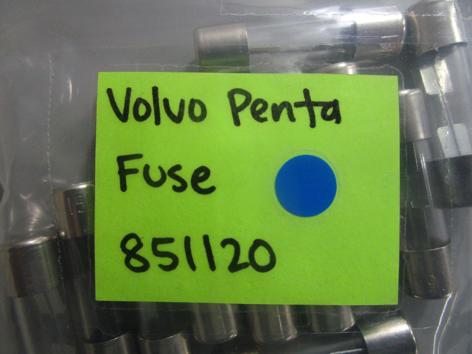 *NEW OEM* (LOT OF 4) 0820 Volvo Penta Fuse 851120