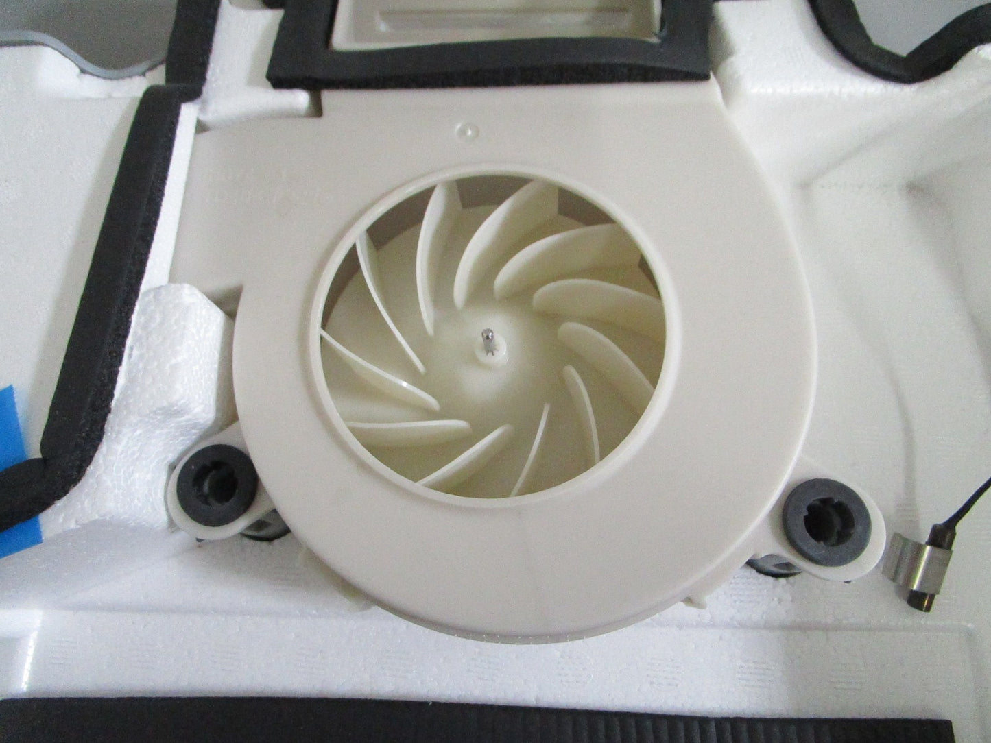 Whirlpool W11395558 Refrigerator Evaporator Fan Motor Cover Assy NEW OEM 0820