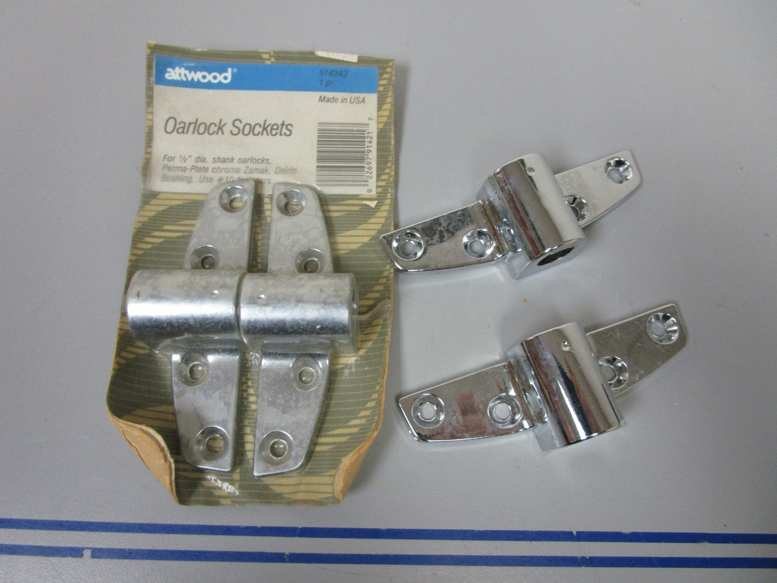 *NEW OEM* (LOT OF 2) 0720 Attwood Oarlock Chrome Socket Pair 9142A3