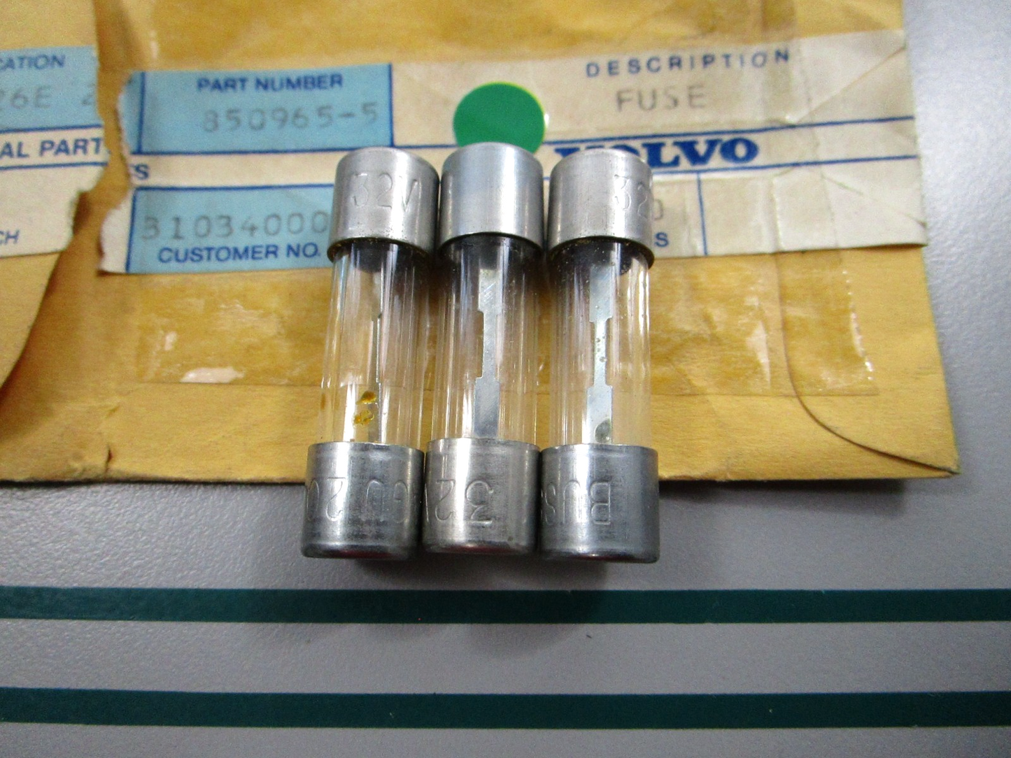 NEW OEM (LOT OF 3) 850965 Volvo Penta Fuse 0810