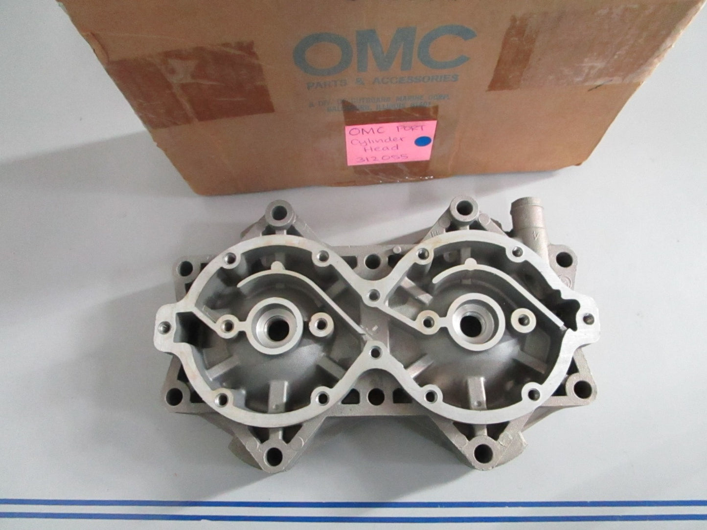 NEW OEM 312055 0312055 OMC Johnson Evinrude PORT Cylinder Head 0820