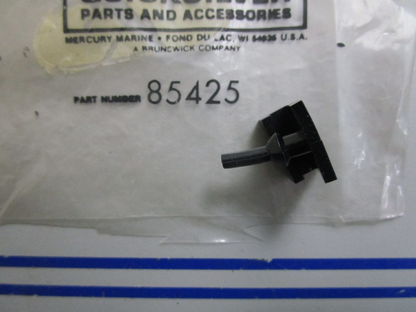 *NEW OEM* 0770 Mercury Quicksilver Plug 85425