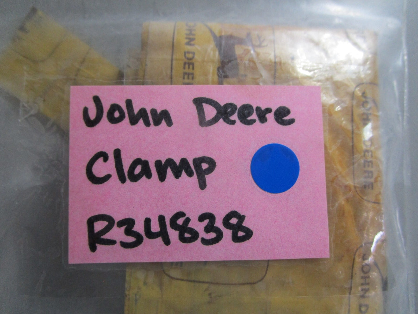 *NEW OEM* 0810 John Deere Clamp R34838