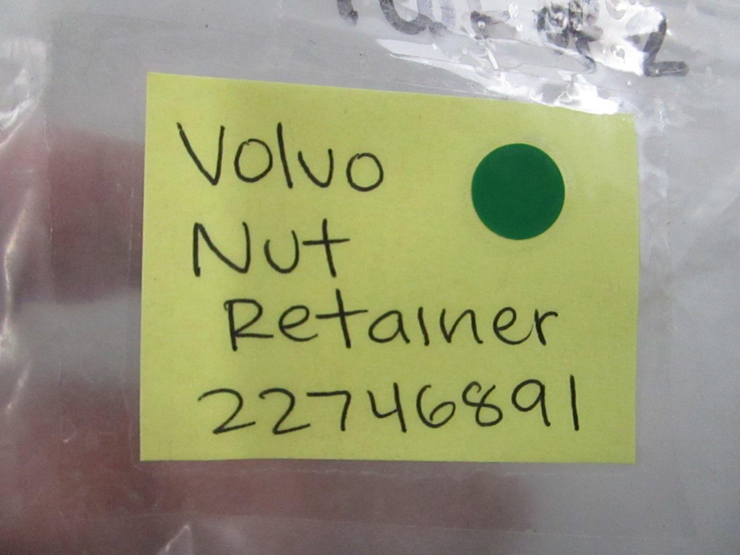 NEW OEM (LOT OF 2) 22746891 Volvo Penta Nut Retainer 0810